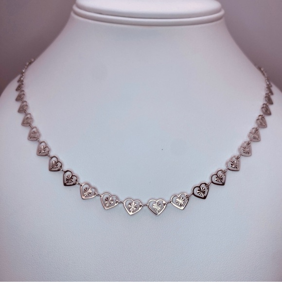 Pretty Heart Diamond Cut Design Dainty Chain Necklace in Silver - Picture 4 of 5